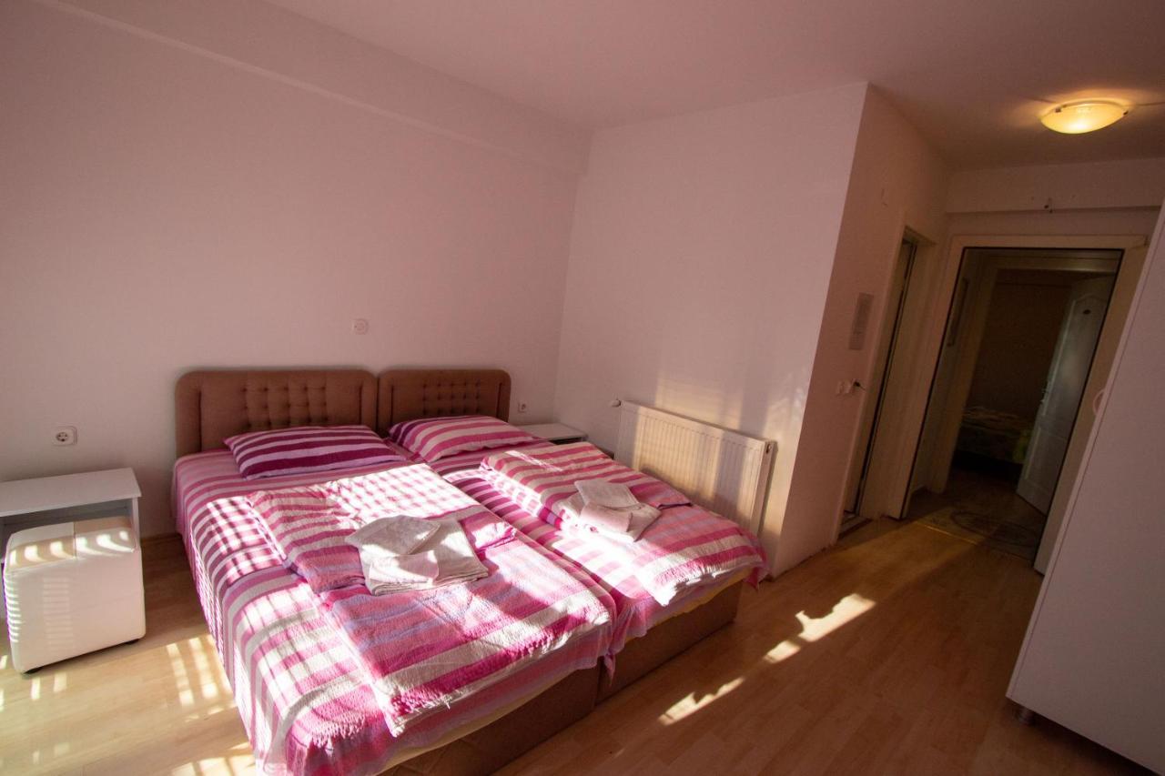 Villa In Apartments โอครีด ภายนอก รูปภาพ